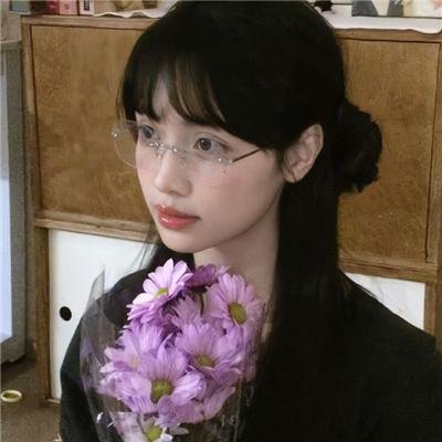 蒙娜丽莎与血月亮